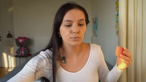 Snapshot of ewelynscott chatting on 11-10-25, 12:15 ewelynscott online show from 11-10-25, 12:15