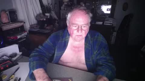 Snapshot of exceos chatting on 01-22-25, 03:07 EXCEOS online show from 01-22-25, 03:07
