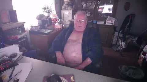 Snapshot of exceos chatting on 01-24-25, 04:39 EXCEOS online show from 01-24-25, 04:39