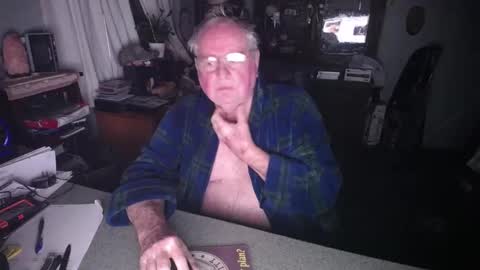 Snapshot of exceos chatting on 01-25-25, 02:58 EXCEOS online show from 01-25-25, 02:58