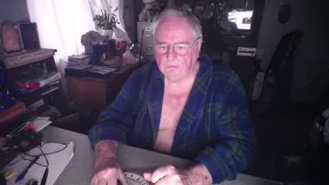 Snapshot of exceos chatting on 01-28-25, 03:35 EXCEOS online show from 01-28-25, 03:35