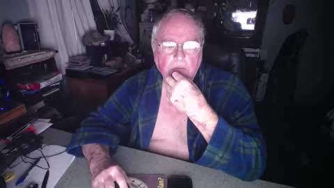 Snapshot of exceos chatting on 01-29-25, 03:04 EXCEOS online show from 01-29-25, 03:04