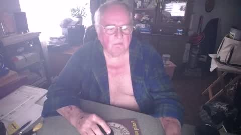 Snapshot of exceos chatting on 02-20-25, 03:52 EXCEOS online show from 02-20-25, 03:52