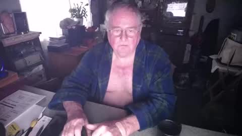 Snapshot of exceos chatting on 03-03-25, 03:20 EXCEOS online show from 03-03-25, 03:20