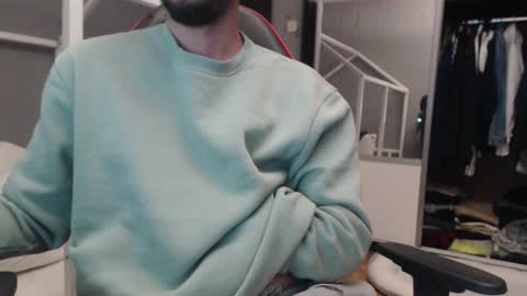 Snapshot of excited_one chatting on 10-28-25, 08:18 excited222 online show from 10-28-25, 08:18