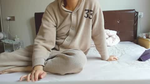 Snapshot of exhibitionism44 chatting on 01-06-25, 04:58 exhibitionism44 online show from 01-06-25, 04:58