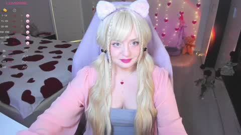 Snapshot of exhoneyangel chatting on 02-04-25, 12:00 Amy online show from 02-04-25, 12:00