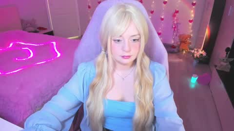 Snapshot of exhoneyangel chatting on 03-11-25, 08:41 Amy online show from 03-11-25, 08:41