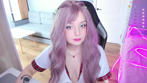 Snapshot of exhoneyangel chatting on 09-12-25, 10:26 Amy online show from 09-12-25, 10:26