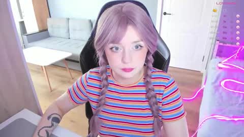 Snapshot of exhoneyangel chatting on 10-03-25, 10:12 Amy online show from 10-03-25, 10:12