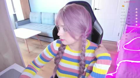 Snapshot of exhoneyangel chatting on 10-09-25, 08:45 Amy online show from 10-09-25, 08:45