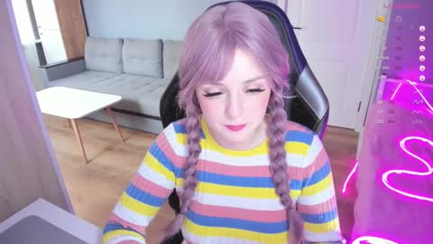 Snapshot of exhoneyangel chatting on 10-10-25, 11:20 Amy online show from 10-10-25, 11:20