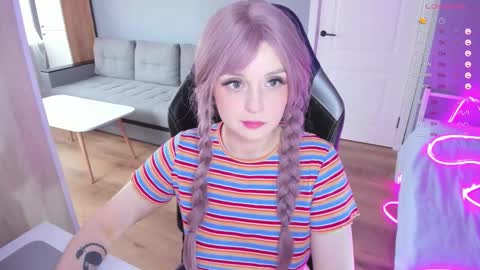 Snapshot of exhoneyangel chatting on 10-16-25, 10:38 Amy online show from 10-16-25, 10:38