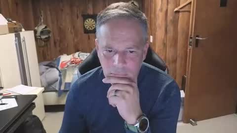 Snapshot of exibe1219 chatting on 10-19-25, 10:27 exibe1219 online show from 10-19-25, 10:27