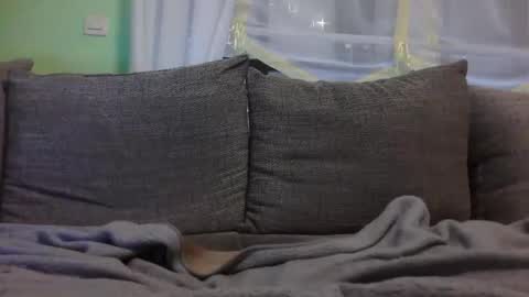 mi insta maddin 5011 online show from 11-17-25, 10:54