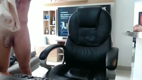 Snapshot of exotic_dude chatting on 11-06-25, 03:46 camilo online show from 11-06-25, 03:46