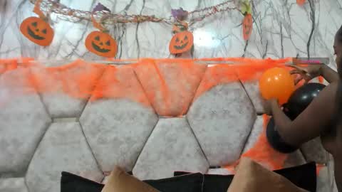 Alison online show from 10-19-25, 07:03