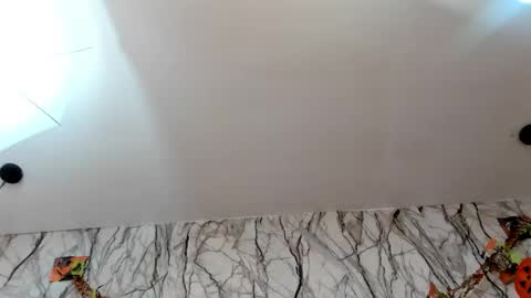 Alison online show from 10-20-25, 07:03