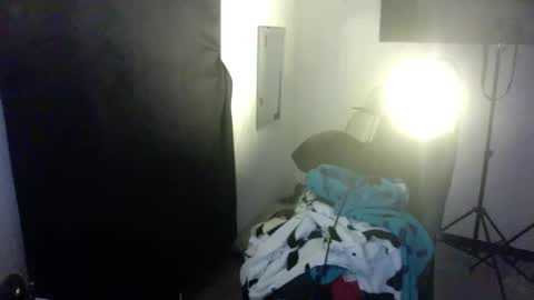 Snapshot of exotic_polla chatting on 10-25-25, 04:20 exotic_polla online show from 10-25-25, 04:20