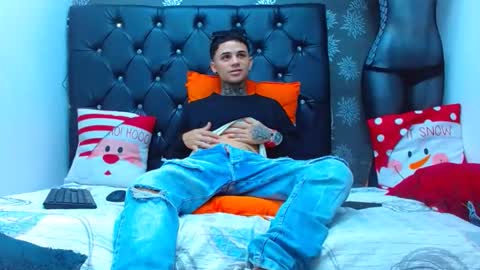 exotichot_couple online show from 12-24-24, 01:49