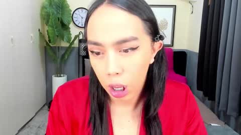 Snapshot of expensivec4ndy chatting on 12-14-25, 05:29 Suki online show from 12-14-25, 05:29