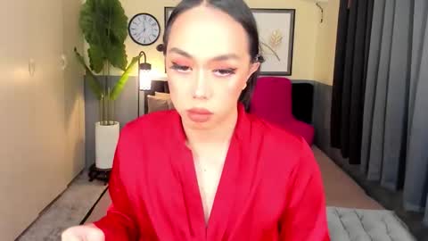 Snapshot of expensivec4ndy chatting on 12-15-25, 04:22 Suki online show from 12-15-25, 04:22