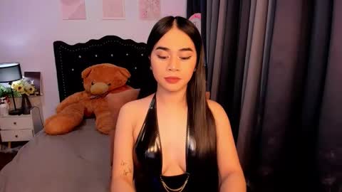 Snapshot of expensivets_chloe chatting on 11-09-25, 09:29 chloee online show from 11-09-25, 09:29