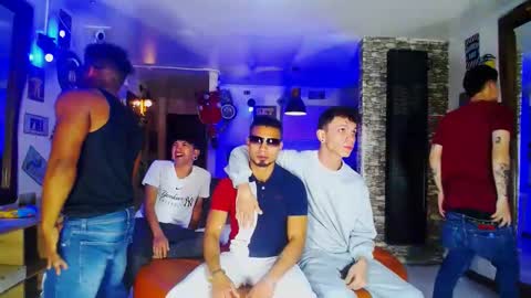 extrangers online show from 01-11-25, 12:07