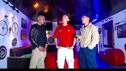 extrangers online show from 01-16-26, 01:15