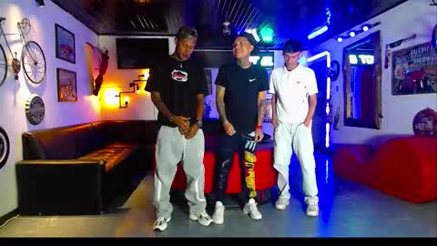 extrangers online show from 02-28-26, 12:39