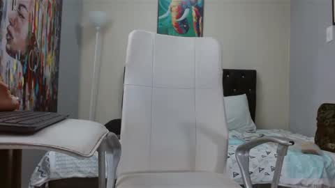 Snapshot of extrella_latina22 chatting on 12-31-24, 10:23 extrella_latina22 online show from 12-31-24, 10:23