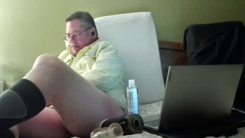 Snapshot of eyeswideshut63 chatting on 12-19-24, 08:56 Eyeswideshut63 online show from 12-19-24, 08:56