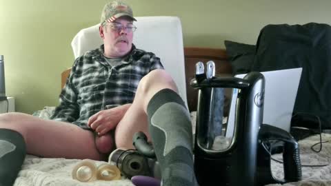Snapshot of eyeswideshut63 chatting on 12-31-24, 04:25 Eyeswideshut63 online show from 12-31-24, 04:25