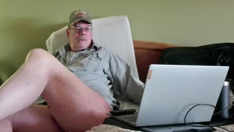 Snapshot of eyeswideshut63 chatting on 01-18-25, 06:43 Eyeswideshut63 online show from 01-18-25, 06:43