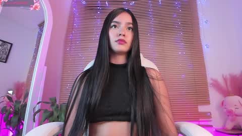 Snapshot of eyleen_lee_ chatting on 01-11-25, 12:22 Eyleen online show from 01-11-25, 12:22