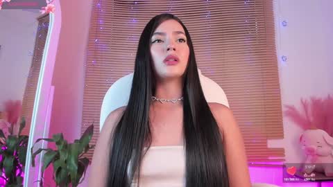 Snapshot of eyleen_lee_ chatting on 01-11-25, 09:15 Eyleen online show from 01-11-25, 09:15