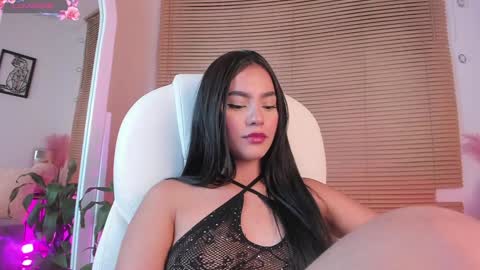 Snapshot of eyleen_lee_ chatting on 01-12-25, 11:47 Eyleen online show from 01-12-25, 11:47