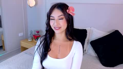 eymicooper online show from 10-20-25, 07:25