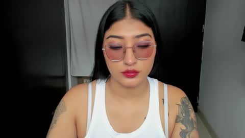 Snapshot of eymy_hadid_ chatting on 12-17-24, 06:31 Emily online show from 12-17-24, 06:31