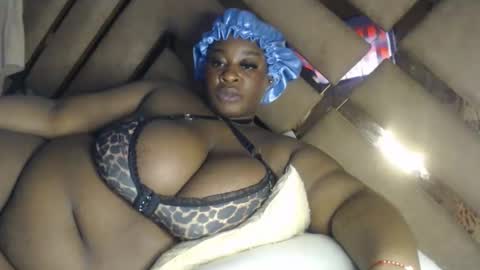 eyshaexotii online show from 11-24-25, 02:44