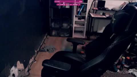 Snapshot of eytab chatting on 10-28-25, 07:05 Eytab online show from 10-28-25, 07:05