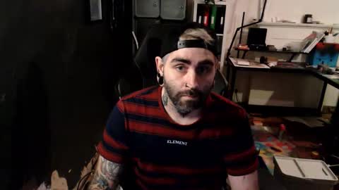 Snapshot of eytab chatting on 10-31-25, 05:58 Eytab online show from 10-31-25, 05:58