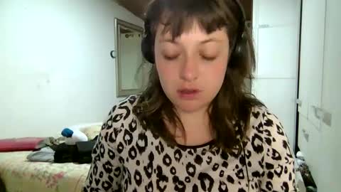 Aimee online show from 02-12-25, 04:23