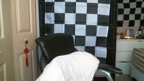 Ezra Naamah online show from 01-08-25, 04:44