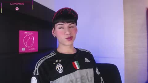 Juan online show from 10-21-25, 05:08