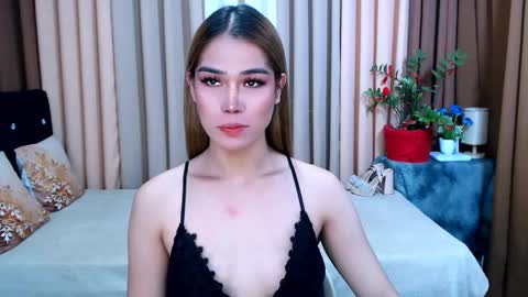 UR SWEET EZRA online show from 01-17-25, 08:11