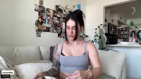 Emily online show from 10-05-25, 08:07