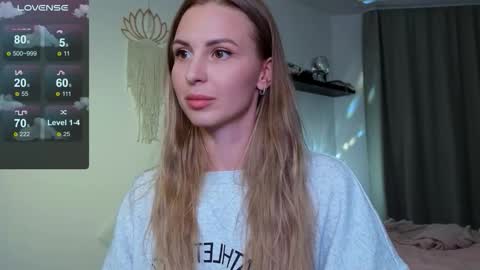 Snapshot of f1oraa chatting on 09-20-25, 03:57  if you dont have fansly account yet use this link to registration    online show from 09-20-25, 03:57