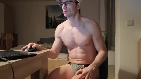 Mick online show from 03-04-25, 06:37