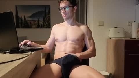 Mick online show from 03-11-25, 04:43